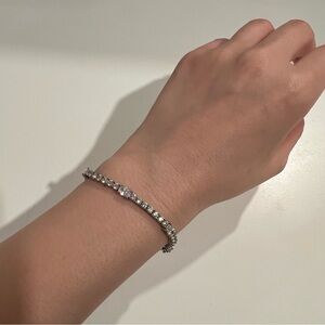 NEW Diamonique Elegant Silver Tennis Bracelet